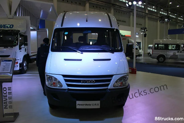 IVECO Power Daily Classic Edition A37 122hp Commercial Van Exterior (2) | 86Trucks
