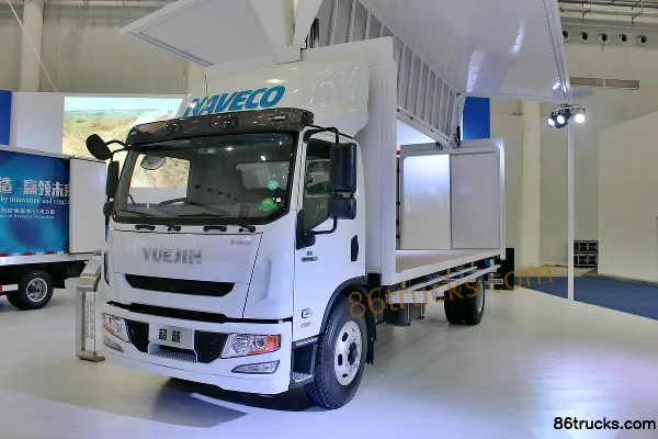 Yuejin Chaoyue C300 160hp 4X2(6 wheels) 4.17m single-row wing-opening van light truck (China VI) Exterior (3) | 86Trucks