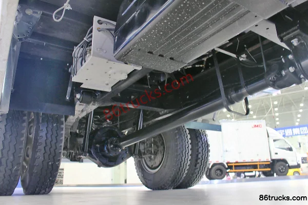 Yuejin Chaoyue C300 160hp 4X2(6 wheels) 4.17m single-row wing-opening van light truck (China VI) Chassis (3) | 86Trucks