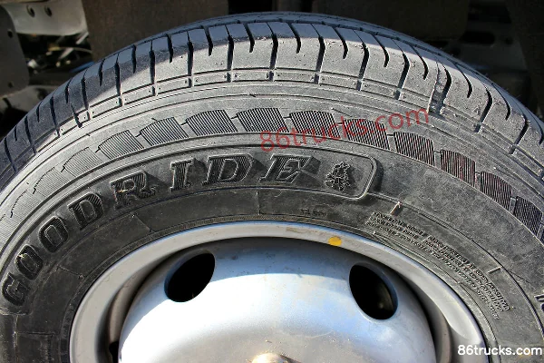Yuejin Xiaofuxing S50Q 1,3 L 87 ch 4X2(6 roues) Essence Camion léger cabine simple Châssis (3) | 86Trucks