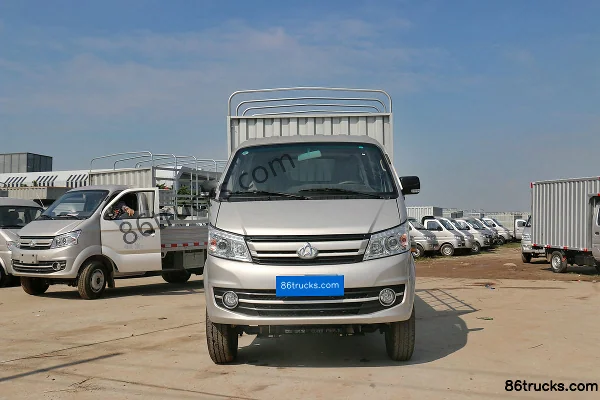 Changan Kuayue New Leopard King 1.4L 85hp 4X2(6 wheels) 3.4m single-row stake mini truck Exterior (2) | 86Trucks