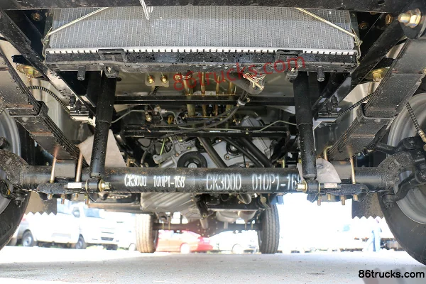 Changan Kuayue New Leopard King 1.4L 85hp 4X2(6 wheels) 3.4m single-row stake mini truck Chassis (1) | 86Trucks