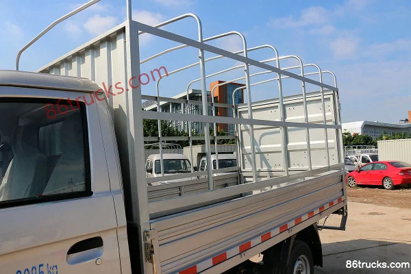 Changan Kuayue New Leopard King 1.4L 85hp 4X2(6 wheels) 3.4m single-row stake mini truck Body (1) | 86Trucks