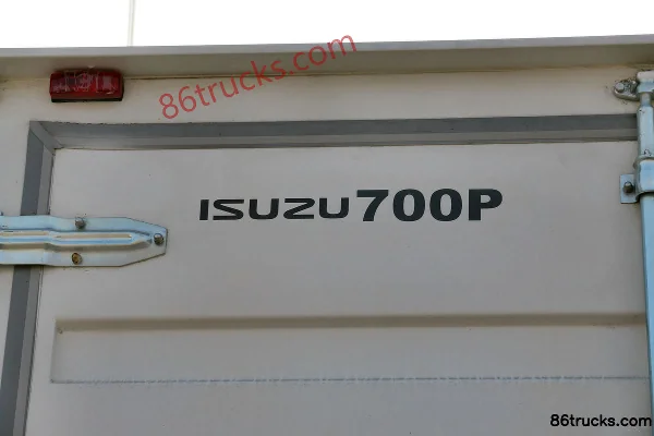 Qingling Isuzu 700P series medium truck composite version 189 hp 4X2(6 wheels) 7m van cargo truck Body (3) | 86Trucks