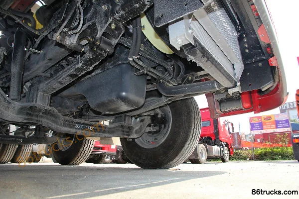 SAIC Hongyan Jieka C100 Heavy Truck 350hp 6X2(8 wheels) Tractor Truck Chassis (2) | 86Trucks