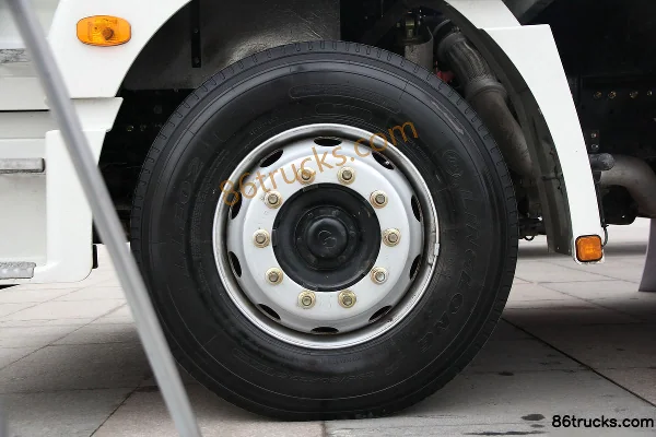 SHACMAN Delong New M3000 Lightweight Version 270hp 4X2(6 wheels) 9.8m Van Cargo Truck Chassis (2) | 86Trucks