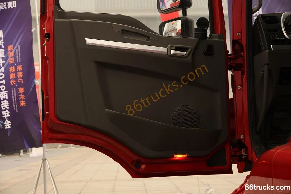 SHACMAN Delong New M3000 336 hp 4X2(6 wheels) Tractor Truck Cab (3) | 86Trucks