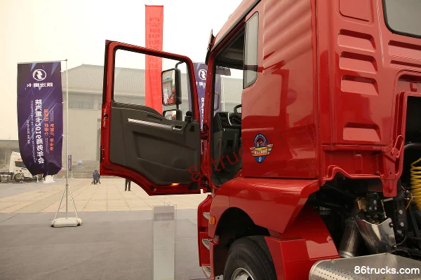 SHACMAN Delong New M3000 336 hp 4X2(6 wheels) Tractor Truck Cab (1) | 86Trucks
