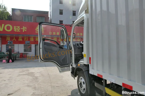 Sinotruk HOWO Tongshuai 129 ch 4X2(6 roues) fourgon léger 4,2 m à cabine simple (1) | 86Trucks