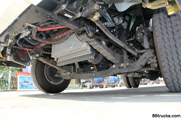 Sinotruk HOWO Tongshuai 129 ch 4X2(6 roues) fourgon léger 4,2 m à cabine simple Châssis (3) | 86Trucks