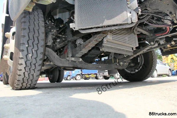 Sinotruk HOWO Tongshuai 129 ch 4X2(6 roues) fourgon léger 4,2 m à cabine simple Châssis (1) | 86Trucks
