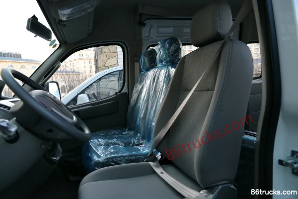 SAIC MAXUS V80 modèle 2015, 136 ch, version manuelle Aoyuntong, fourgon fermé toit haut empattement long (China V) Cabine (2) | 86Trucks