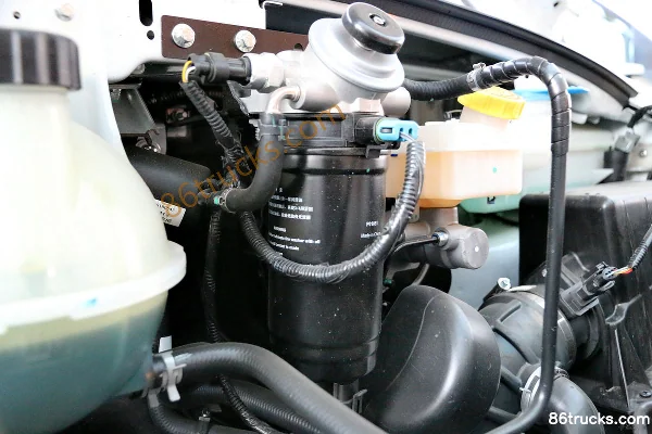 SAIC MAXUS V80 modèle 2015, 136 ch, version manuelle Aoyuntong, fourgon fermé toit haut empattement long (China V) Châssis (3) | 86Trucks