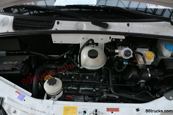 SAIC MAXUS V80 modèle 2015, 136 ch, version manuelle Aoyuntong, fourgon fermé toit haut empattement long (China V) Châssis (1) | 86Trucks