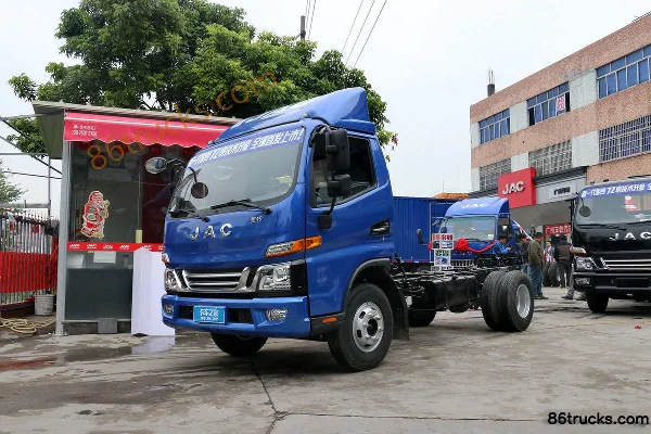 JAC Junling V6 160hp 4X2(6 wheels) 3308mm Wheelbase Single Row Light Truck Chassis (Blue) Exterior (3) | 86Trucks