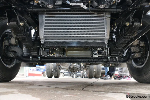 JAC Junling V6 160hp 4X2(6 wheels) 3308mm Wheelbase Single Row Light Truck Chassis (Blue) (2) | 86Trucks