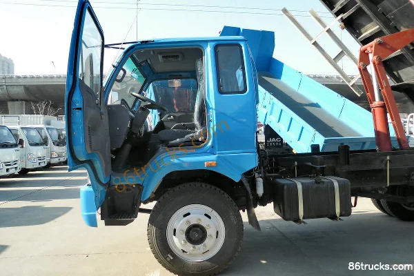 JAC Kangling Dingli 120 hp 4X2(6 wheels) 4m dump truck Cab (2) | 86Trucks