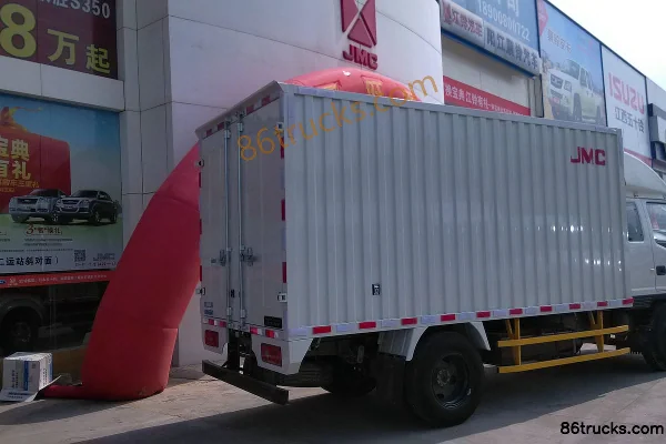 JMC New Kaiyun 109 hp 4X2(6 wheels) 3.8m semi-row van light truck (narrow body) (JX5044XXYXPGA2) Exterior (2) | 86Trucks