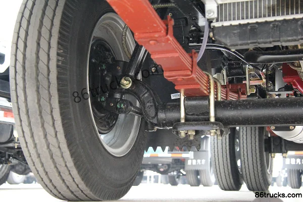 Tangjun Ouling Ouguan Flagship Edition 88 hp 4X2(6 wheels) 3.7 m row-half flatbed light truck Chassis (2) | 86Trucks