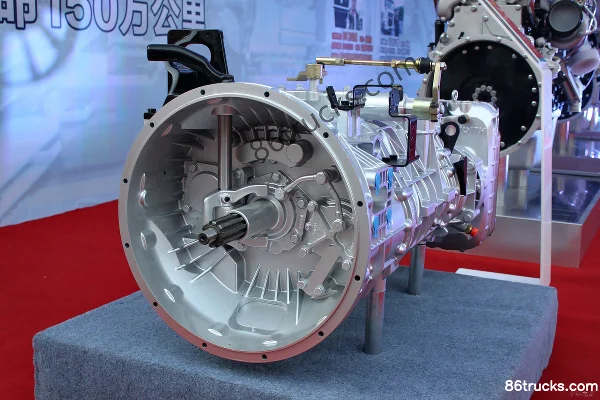 Sinotruk HW21716STL 16-Speed Manual Transmission Exterior (3) | 86Trucks