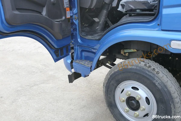 Feidi X3 Series 129 hp 4X2(6 wheels) 4.81m dump truck Cab (3) | 86Trucks