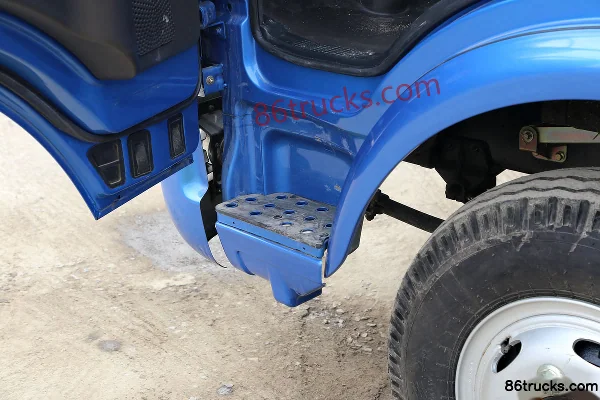 Feidi D3 Series 124 hp 4X2(6 wheels) 4.2m Single Row Flatbed Light Truck Cab (3) | 86Trucks