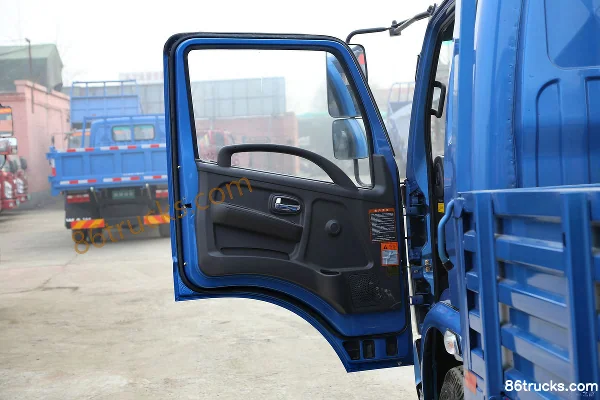 Feidi D3 Series 130 hp 4X2(6 wheels) 3.85m Flatbed Light Truck with Day Cab (1) | 86Trucks