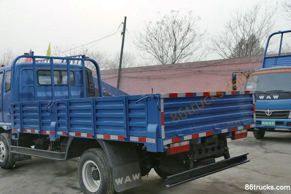 Feidi D3 Series 130 hp 4X2(6 wheels) 3.85m Flatbed Light Truck with Day Cab Body (3) | 86Trucks
