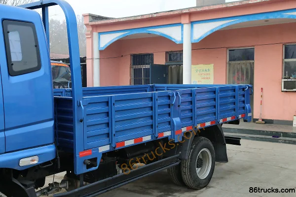 Feidi D3 Series 130 hp 4X2(6 wheels) 3.85m Flatbed Light Truck with Day Cab Body (1) | 86Trucks