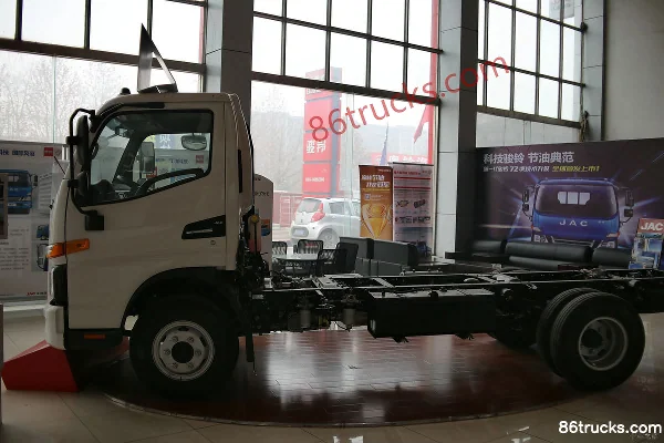 JAC Junling V6 160 hp 4X2(6 wheels) 3308mm Wheelbase Single-row Light Truck Chassis (White) Exterior (3) | 86Trucks