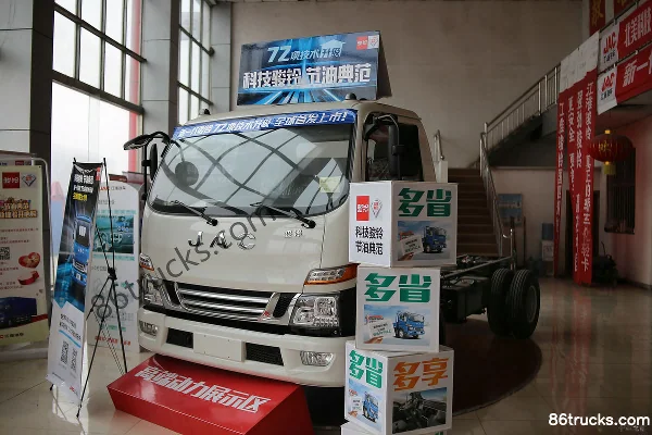 JAC Junling V6 160 hp 4X2(6 wheels) 3308mm Wheelbase Single-row Light Truck Chassis (White) Exterior (2) | 86Trucks
