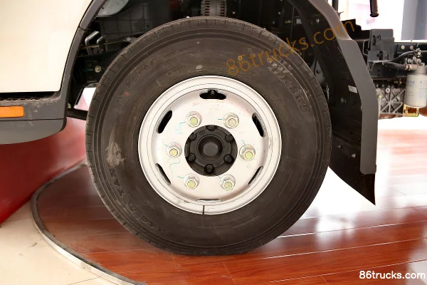 JAC Junling V6 160 hp 4X2(6 wheels) 3308mm Wheelbase Single-row Light Truck Chassis (White) (2) | 86Trucks