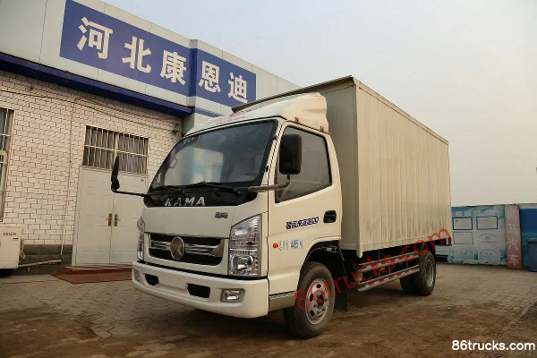 Kama Fuyunlai 87 hp 4X2(6 wheels) 4.2m Single-row Van Light Truck Exterior (2) | 86Trucks