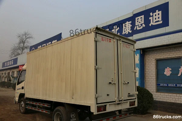 Kama Fuyunlai 87 hp 4X2(6 wheels) 4.2m Single-row Van Light Truck Body (3) | 86Trucks