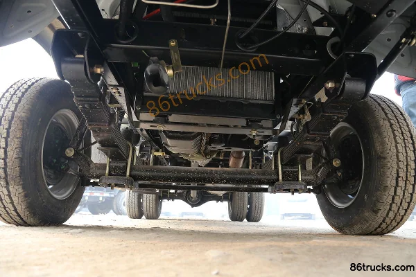 Kama Jinyunka 88 ch 4X2(6 roues) 3,3 m fourgon léger cabine simple (essence) Châssis (1) | 86Trucks