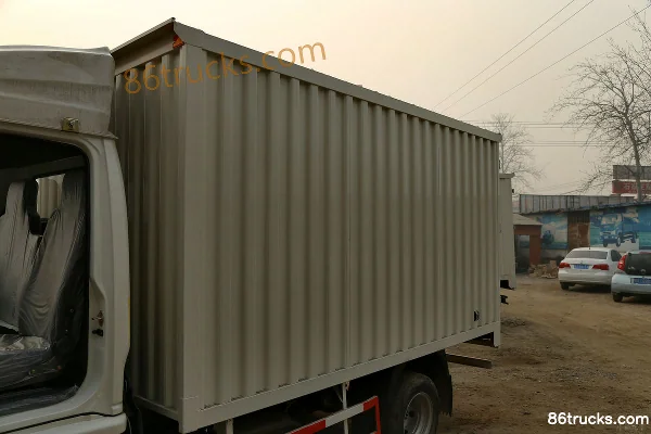 Kama Jinyunka 88 ch 4X2(6 roues) 3,3 m fourgon léger cabine simple (essence) Carrosserie (1) | 86Trucks