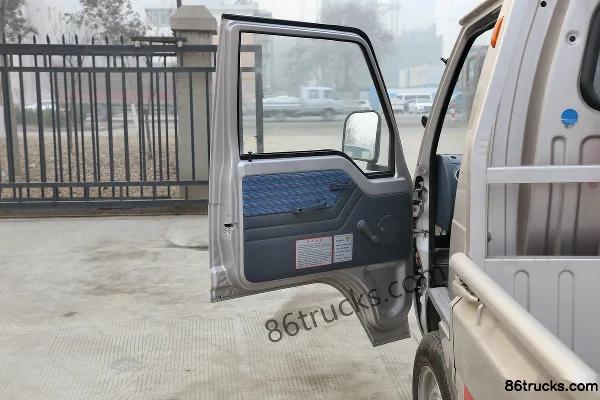 Kama Ruiling J3 1,1 L 60 ch 4X2(6 roues) essence camion micro plateau 3,1 m cabine simple (1) | 86Trucks