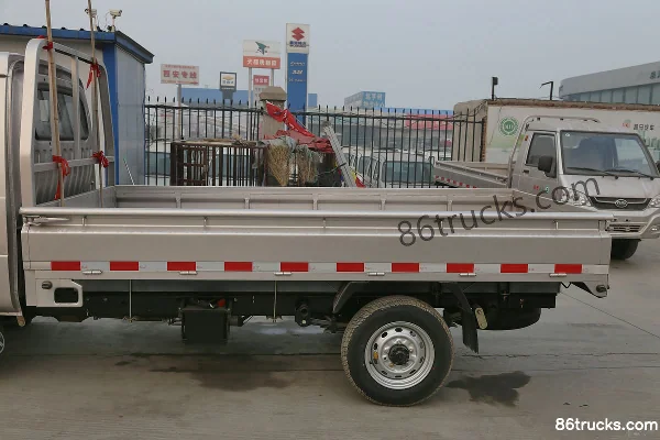 Kama Ruiling J3 1,1 L 60 ch 4X2(6 roues) essence camion micro plateau 3,1 m cabine simple Carrosserie (2) | 86Trucks