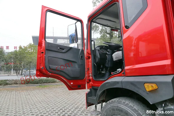 Dongfeng Yulong 140 hp 4X2(6 wheels) 4.5m Dump Truck (EQ3080GL1) Cab (1) | 86Trucks