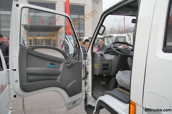 Tangjun Ouling Xiaobaoma 68 ch 4X2(6 roues) camion benne double cabine 2,515 m (1) | 86Trucks