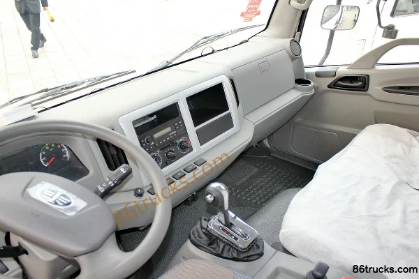 FAW Jiefang Hu VH 68hp 4X2(6 wheels) Electric Barrel Garbage Truck (Yuanda Brand) Cab (2) | 86Trucks