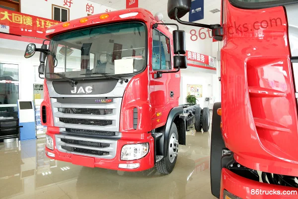 JAC Gallop A5XIII 7.8L Diesel 320hp 4X2(6 wheels) FAW Jiefang 8-Speed 6.8m Flatbed Cargo Truck Exterior (3) | 86Trucks