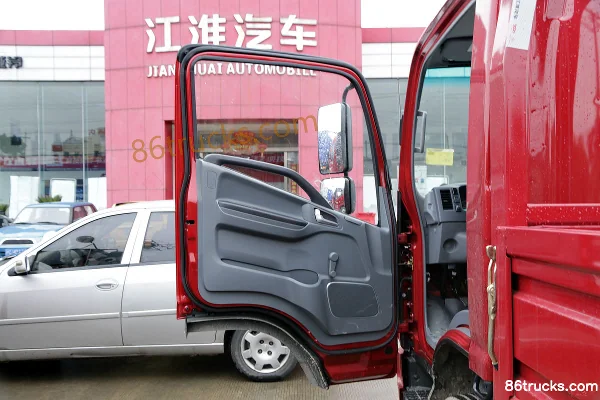 JAC Shuailing H330 Fashion Edition 141 hp 4X2(6 wheels) 4.18m Single Row Flatbed Light Truck (Red) Cab (1) | 86Trucks