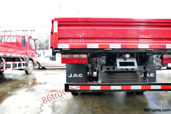 JAC Shuailing H330 Fashion Edition 141 hp 4X2(6 wheels) 4.18m Single Row Flatbed Light Truck (Red) Body (2) | 86Trucks