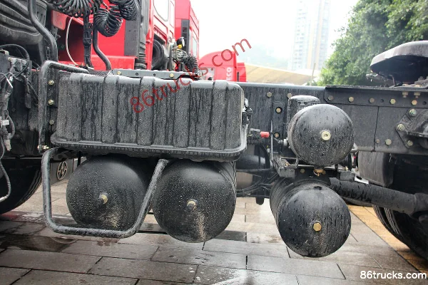 SAIC Hongyan Jieka C500 Heavy Truck 290 hp 4X2(6 wheels) Tractor Truck (485 rear axle) Chassis (3) | 86Trucks