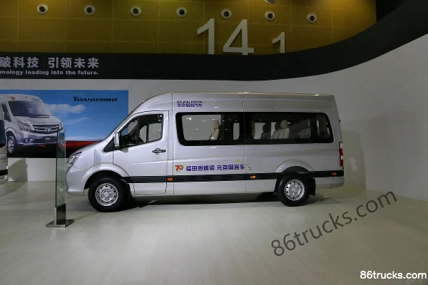 Foton utilitaire TuyanoS 161 ch fourgon fermé (version commerciale, empattement long, toit moyen) Extérieur (3) | 86Trucks