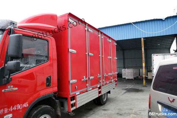 Yuejin Chaoyue C500-33 141 ch 4X2(6 roues) camion léger fourgon à cabine simple 4 m (cabine large) Carrosserie (2) | 86Trucks