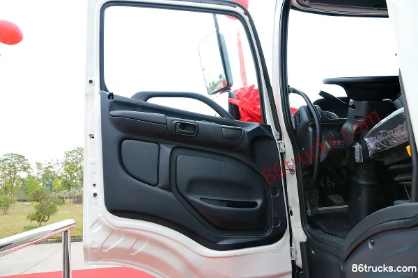 GAC HINO 700 Series Heavy Truck 420 hp 6X4(10 wheels) Tractor Truck (Dangerous Goods) Cab (1) | 86Trucks