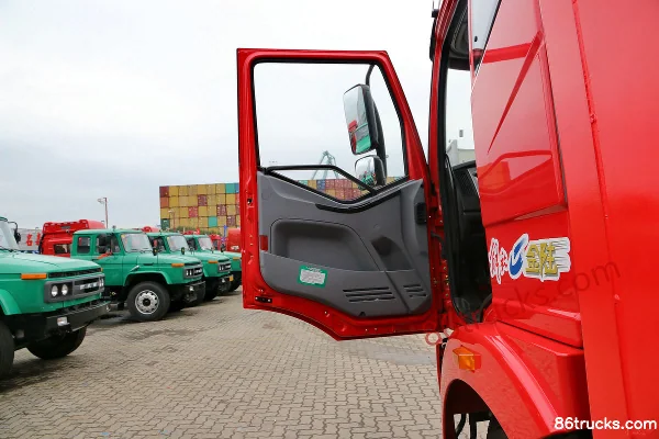 FAW Liute Jinlu Medium Truck 170 hp 4X2(6 wheels) 6.8m Van Cargo Truck Cab (1) | 86Trucks