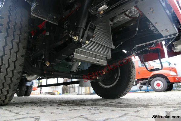 FAW Liute Jinlu Medium Truck 170 hp 4X2(6 wheels) 6.8m Van Cargo Truck Chassis (1) | 86Trucks
